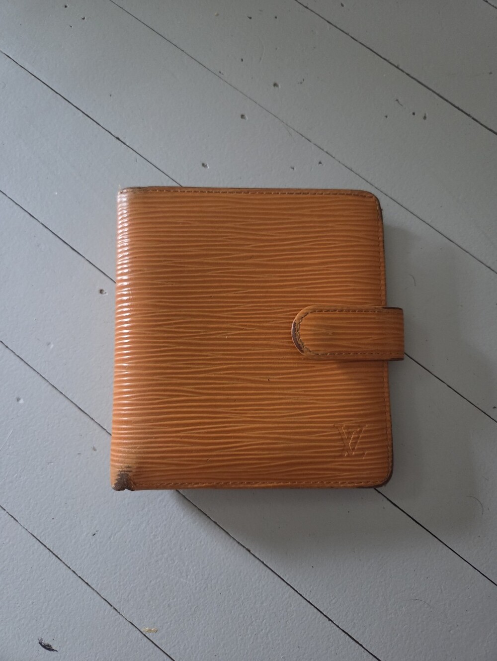 LOUIS VUITTON Bi-Fold Wallet